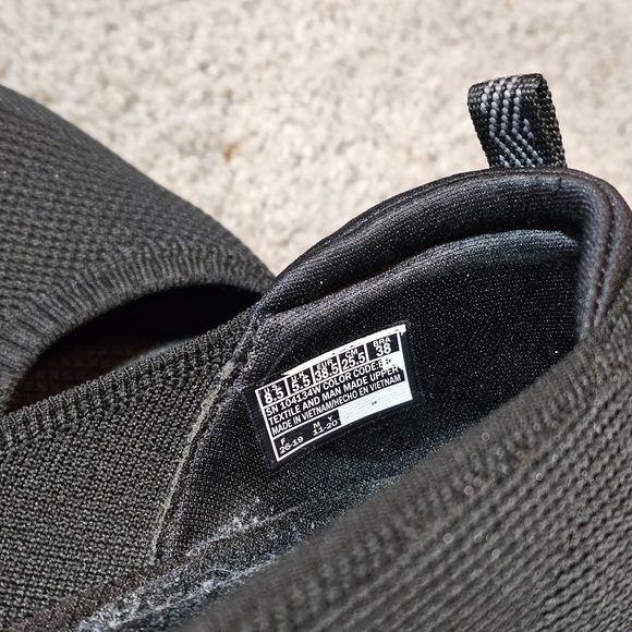 Wide Width Skechers Microburst Black Slip-On Flats (Size 8.5 W) - Picture 3 of 12